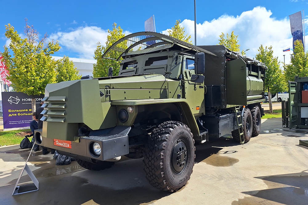 Автотопливозаправщик АТЗ-8-4320