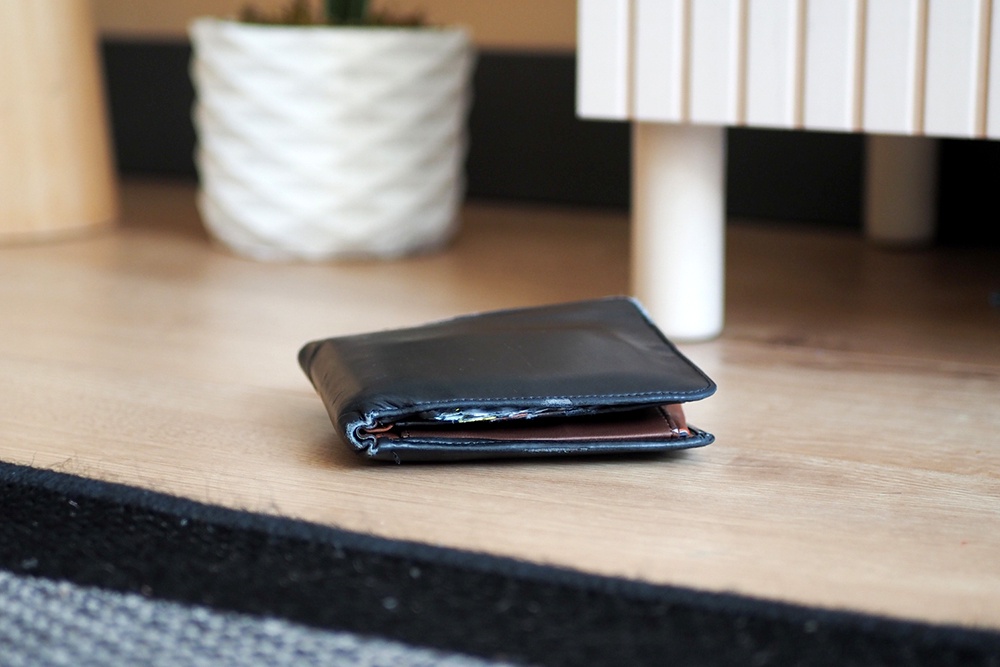 Запрещено было брать в руки вещи, которые кто-то оставил из гостей или посетителей - считалось, что так можно притянуть болезни. Запрещено было брать в руки вещи, которые кто-то оставил из гостей или посетителей - считалось, что так можно притянуть болезни.