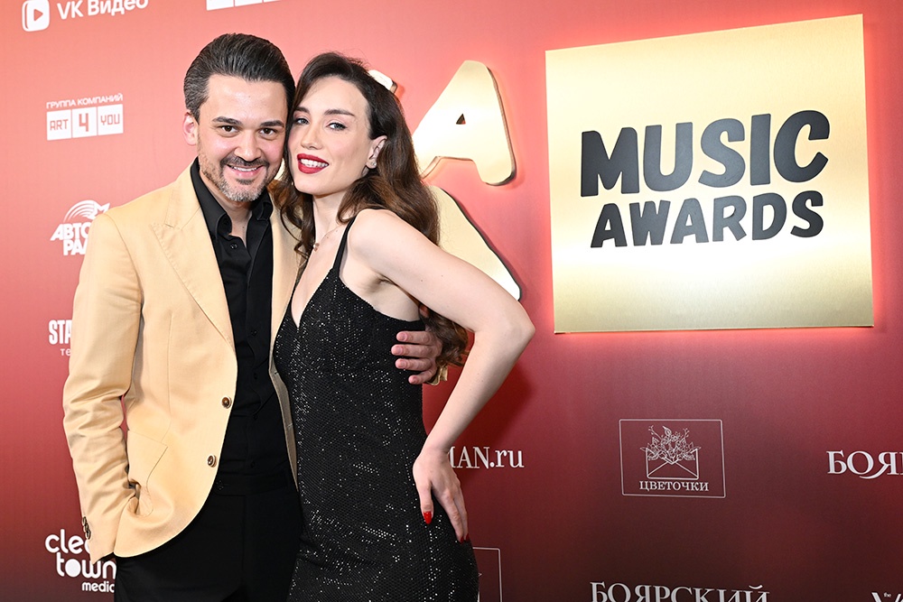 Виктория Дайнеко и Беркели Овезов.