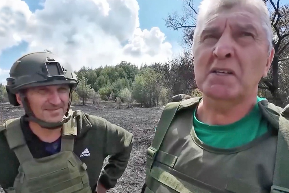 Глава Беловского района Николай Волобуев (справа): "Я обычный деревенский человек".