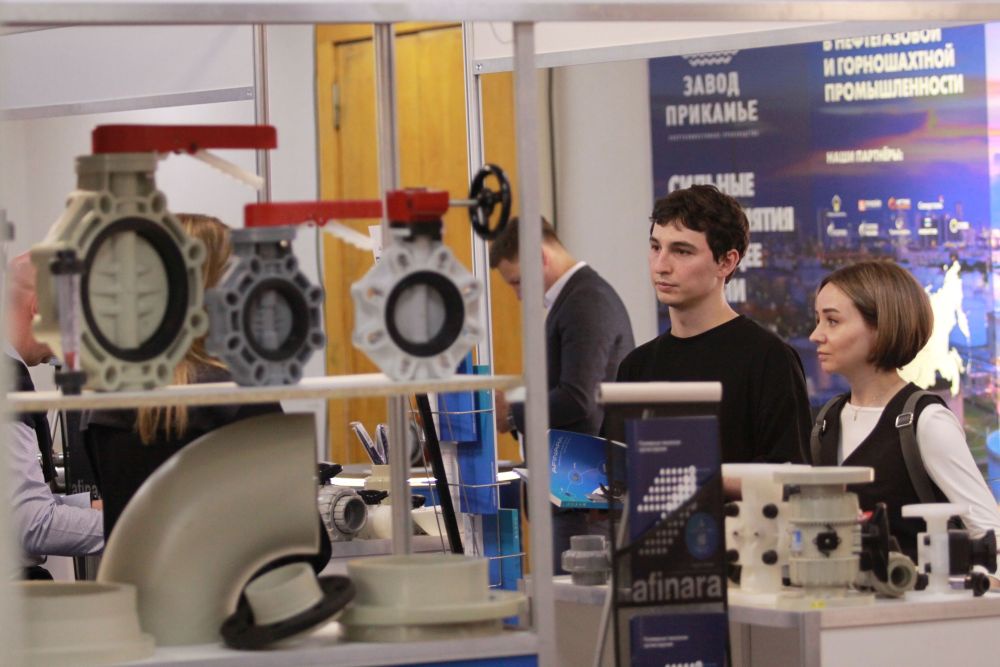 Главная цель выставки - установление прямых контактов между производителями оборудования и предприятиями, которым оно необходимо.