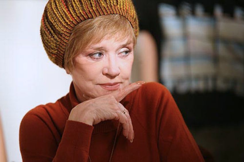 Кадр из сериала "И все-таки я люблю...".