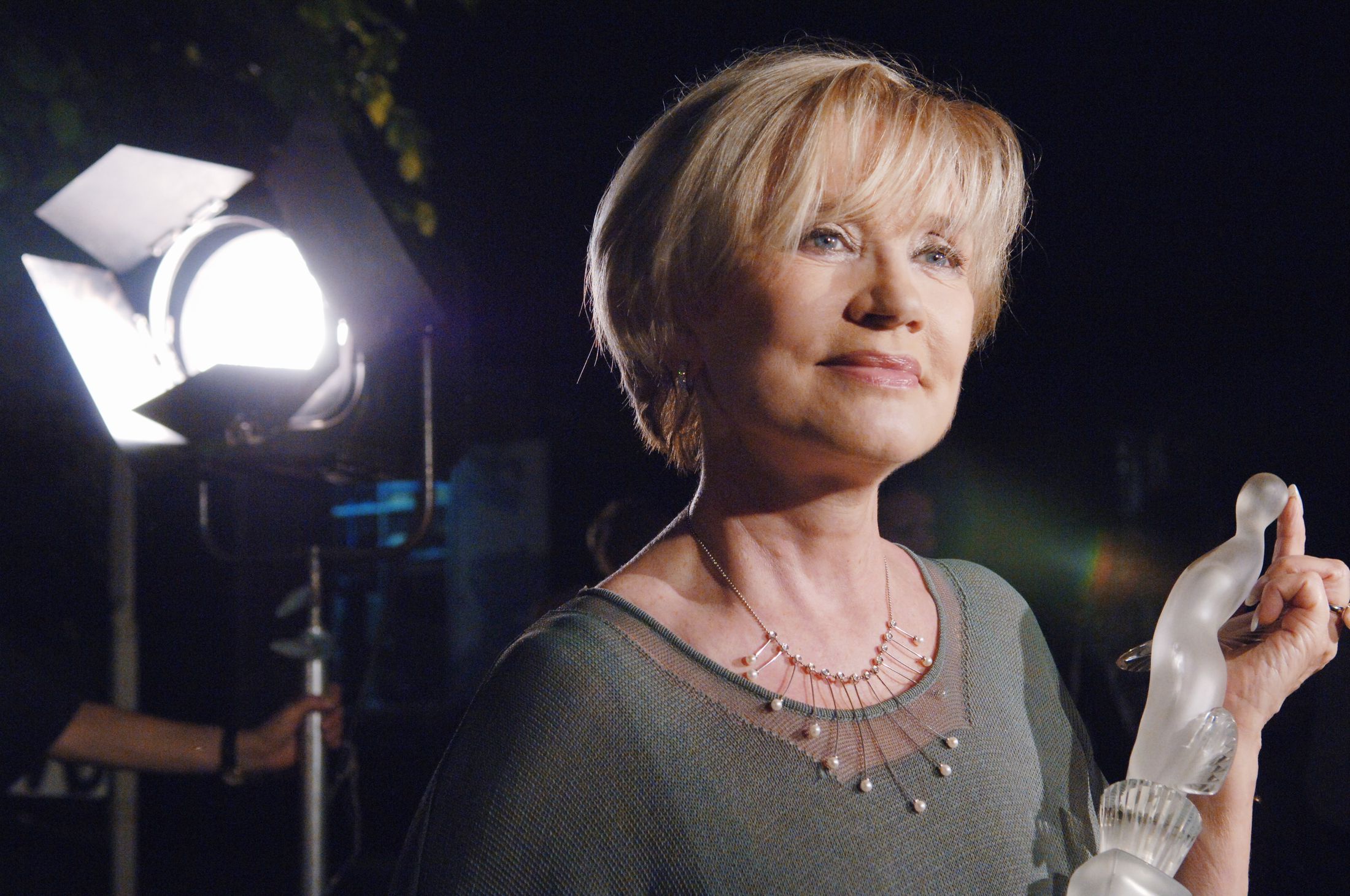 Лауреат театральной премии "Хрустальная Турандот" в номинации "Лучшая женская роль" - Вера Алентова. 2006 год.