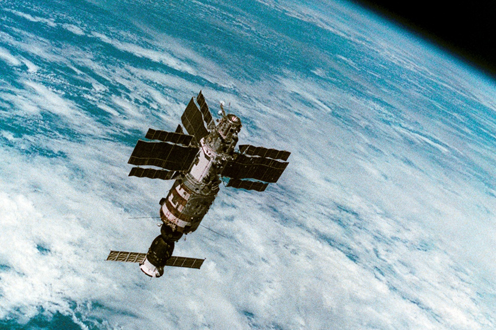 Орбитальная станция "Салют-7" Орбитальная станция "Салют-7"