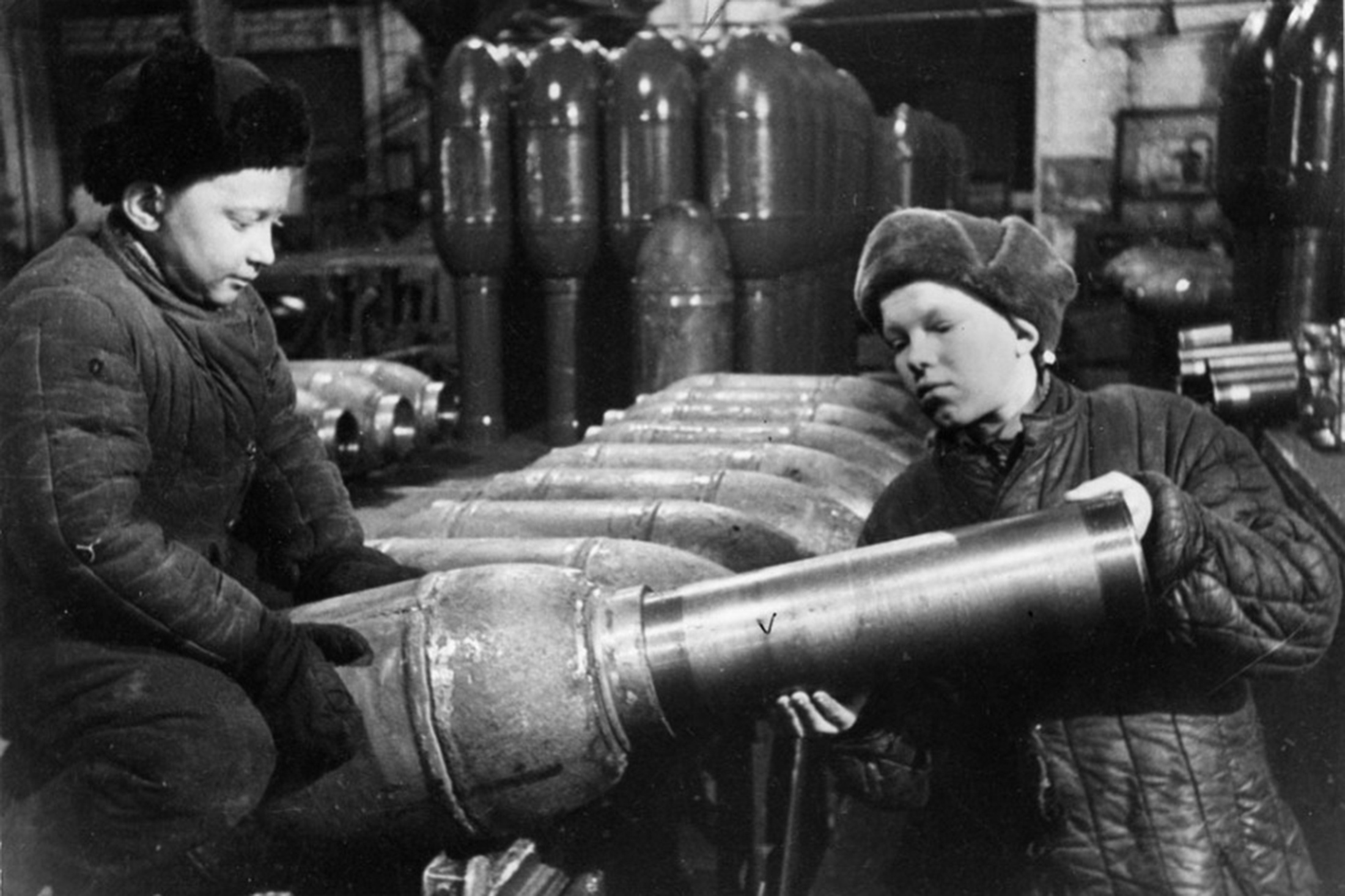 В те годы в стране не было маленьких людей. Победу ковал весь народ.