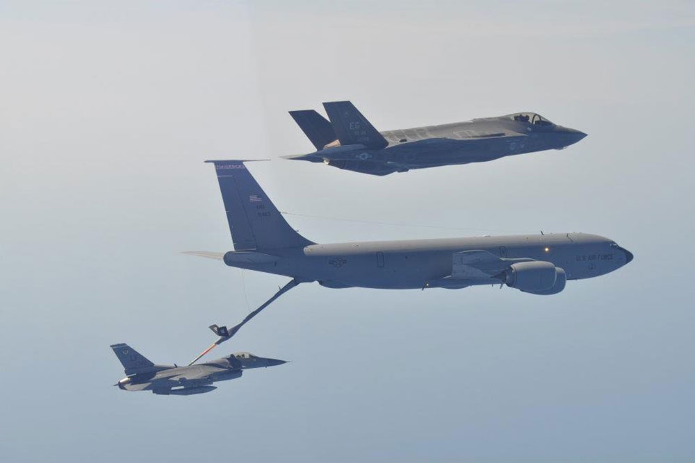 США начали перебрасывать самолеты-заправщики на Ближний Восток