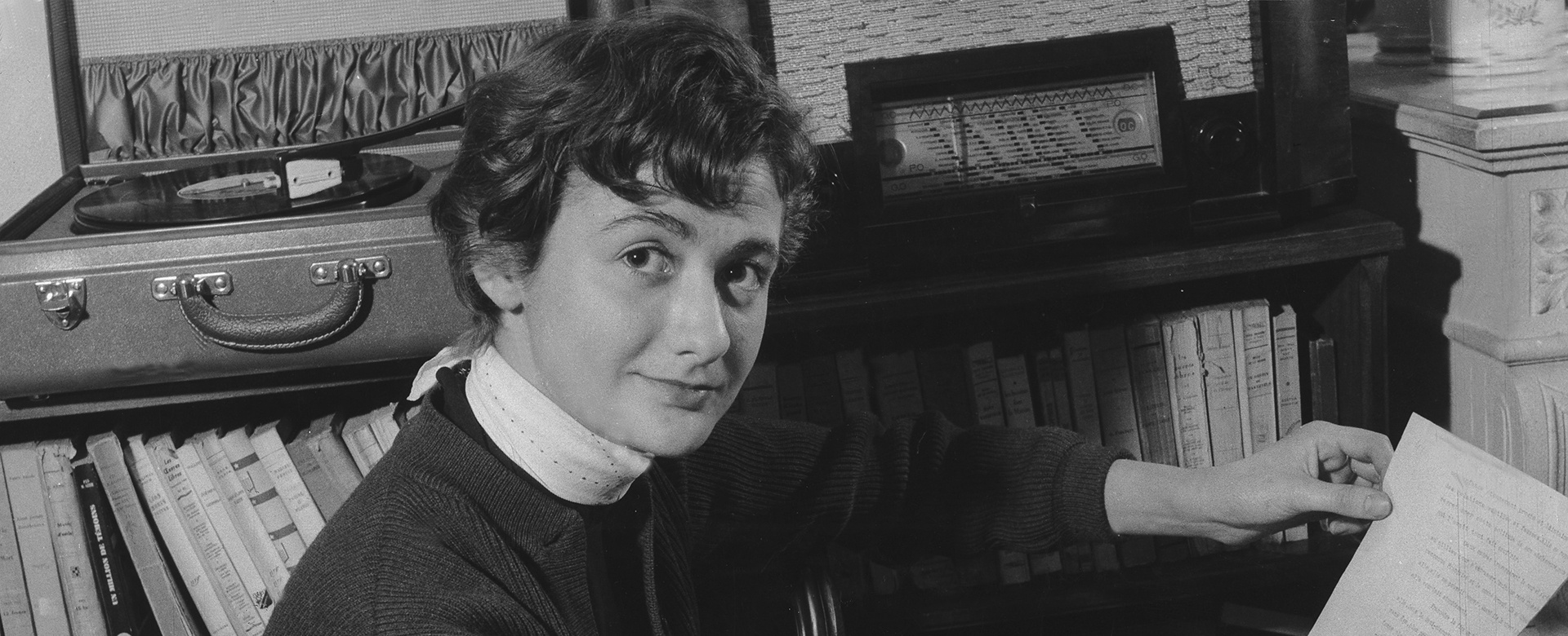 Франсуаза Саган, снискав славу девятнадцатилетней девочкой, во многом до конца жизни и осталась все той же строптивой девчонкой - набирающейся опыта и, увы, стареющей, но практически не взрослеющей. Франсуаза Саган, снискав славу девятнадцатилетней девочкой, во многом до конца жизни и осталась все той же строптивой девчонкой - набирающейся опыта и, увы, стареющей, но практически не взрослеющей.