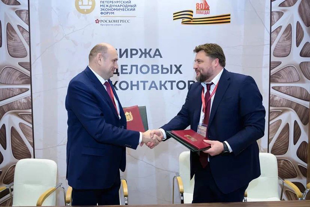 Соглашения, подписанные Евгением Солнцевым и Павлом Косовым, касаются масштабного обновления сельхозтехники, а также поставки в регион новых мусоровозов. Соглашения, подписанные Евгением Солнцевым и Павлом Косовым, касаются масштабного обновления сельхозтехники, а также поставки в регион новых мусоровозов.