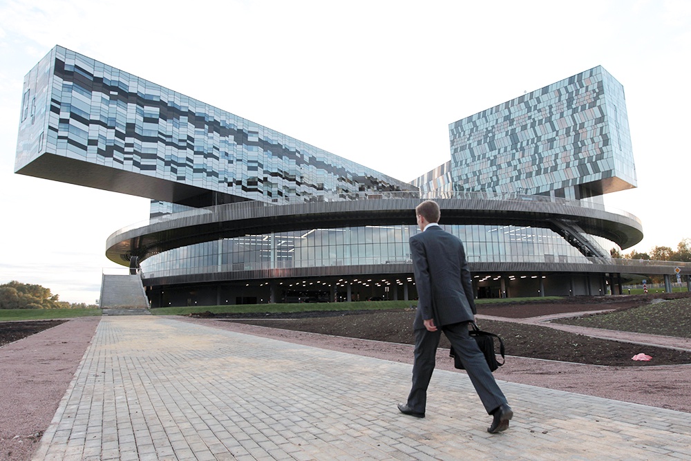 Здание Московской школы управления "Сколково".