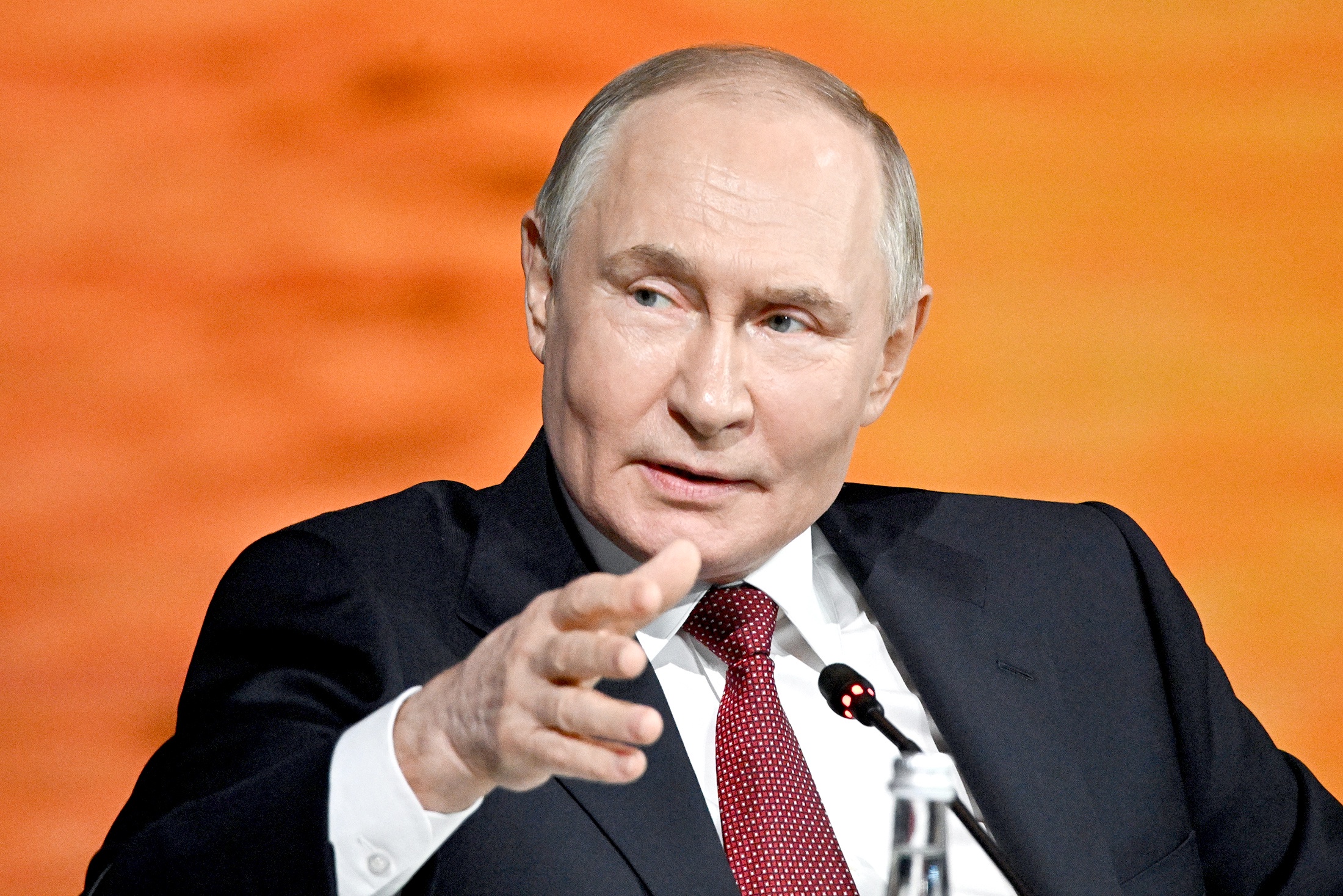 Владимир Путин: Глобальная экономика переживает самую масштабную трансформацию за последние десятилетия.