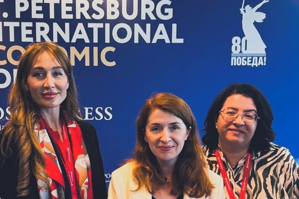 На форуме Елена Семелева, Екатерина Черкес-Заде и Фатима Гатиева обсудили внедрение стандартов креативной экономики.