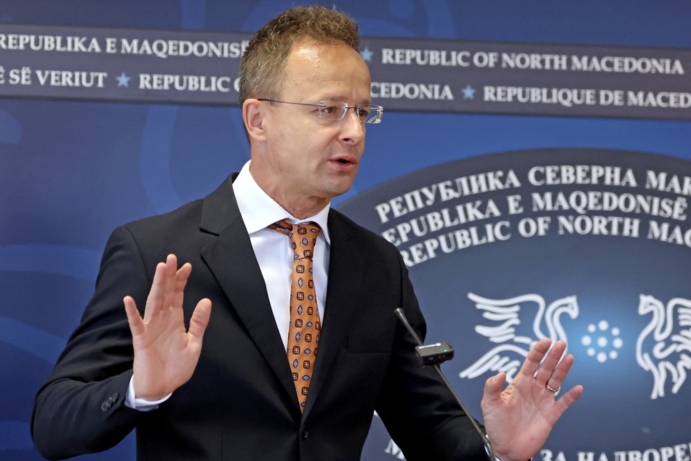 Петер Сийярто Петер Сийярто