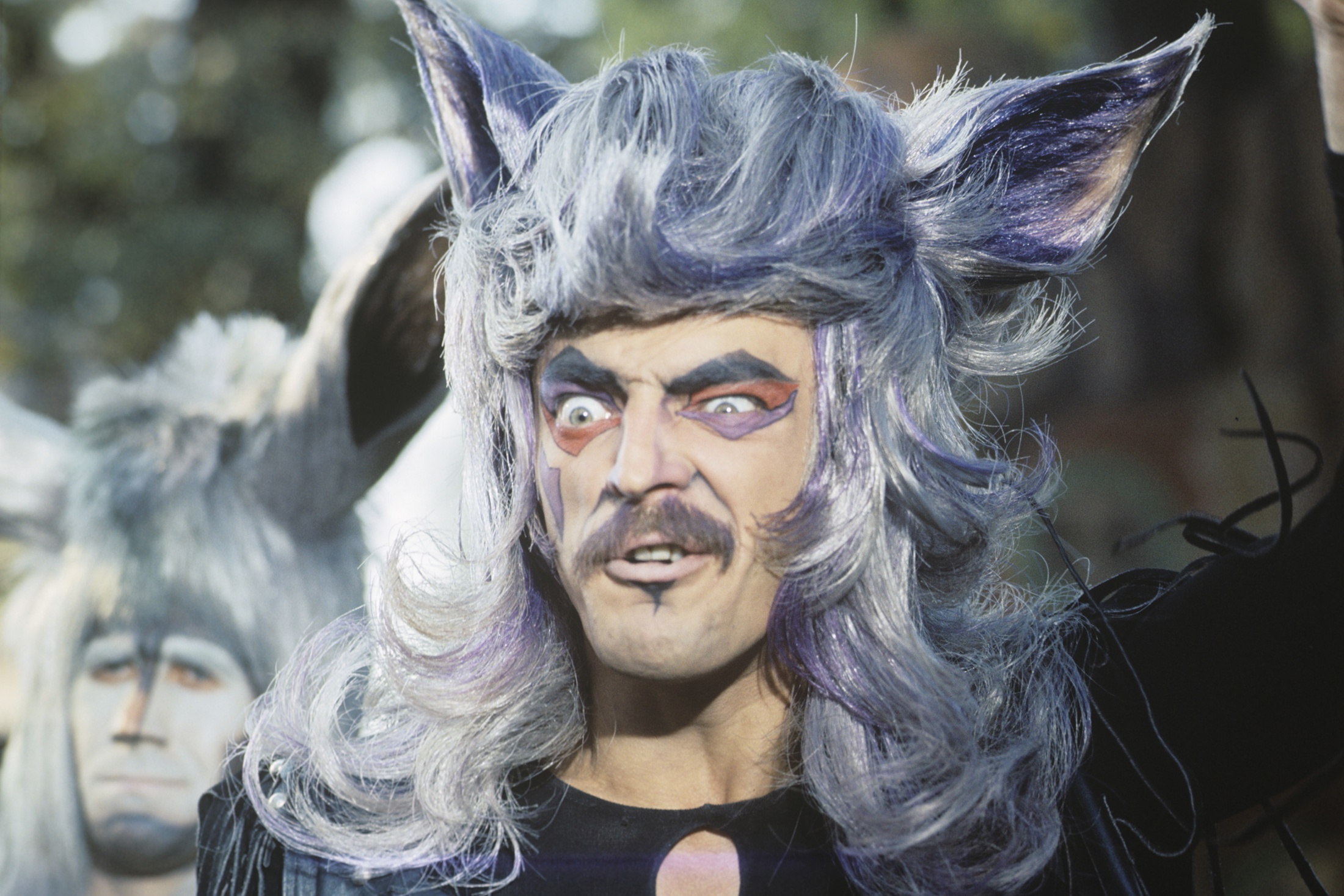 Михаил Боярский в роли Волка. Кадр из музыкального фильма-сказки "Мама". Режиссер Элизабета Бостан.