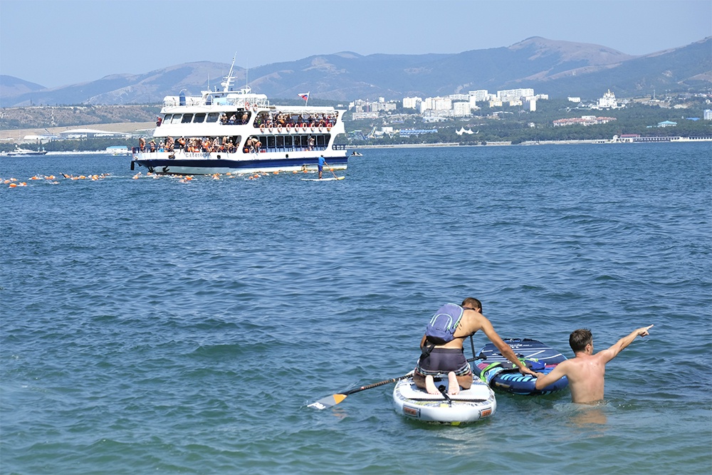 Неделя отпуска на российском курорте может стоить от 45 до 150 тыс. руб. (и выше) на двоих.