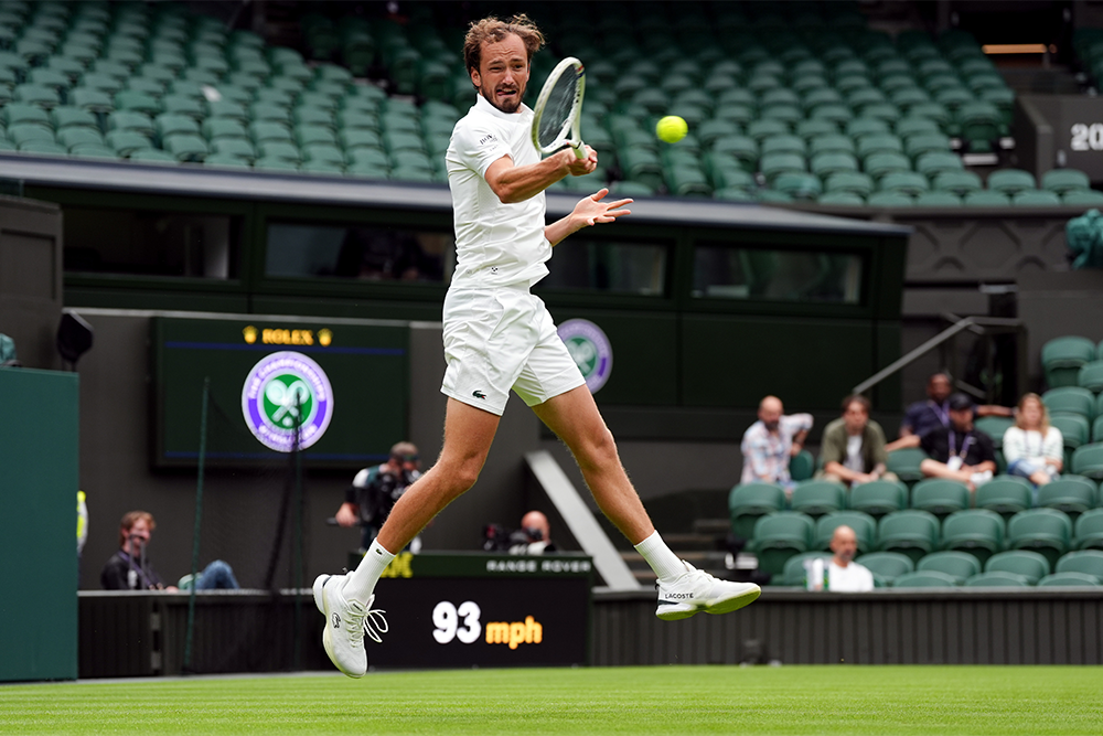 Даниил Медведев совершил слишком много невынужденных ошибок, чтобы справиться даже с 64-й ракеткой мирового рейтинга.