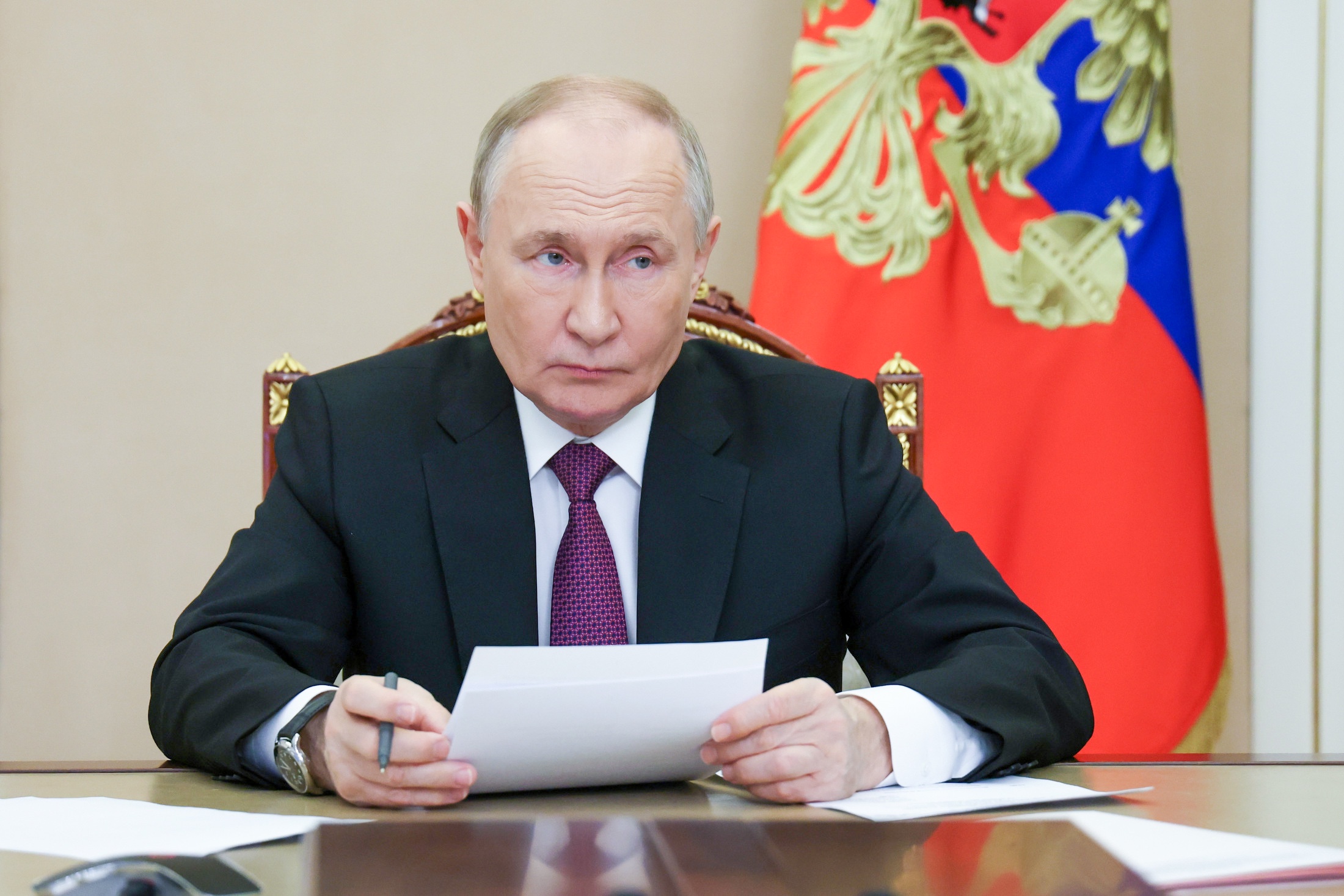Путин поручил создать "Цифровой профиль иностранного гражданина"