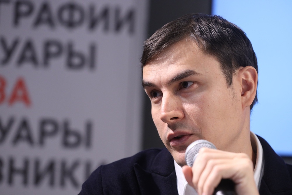 Сегодня главный редактор легендарной "Юности" Сергей Шаргунов на страницах журнала вновь связывает поколения молодых и старших литераторов. 
