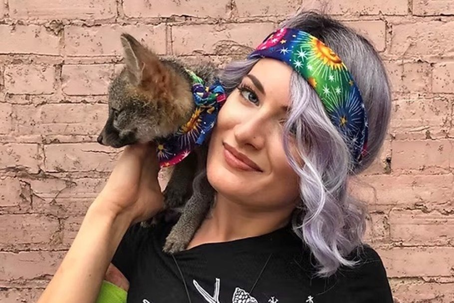 29-летняя американская топ-блогерша и зоозащитница покончила с собой в сарае