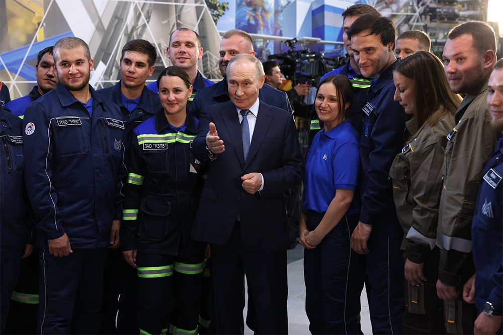 Владимир Путин обсудил с металлургами поддержку автопрома и демографии
