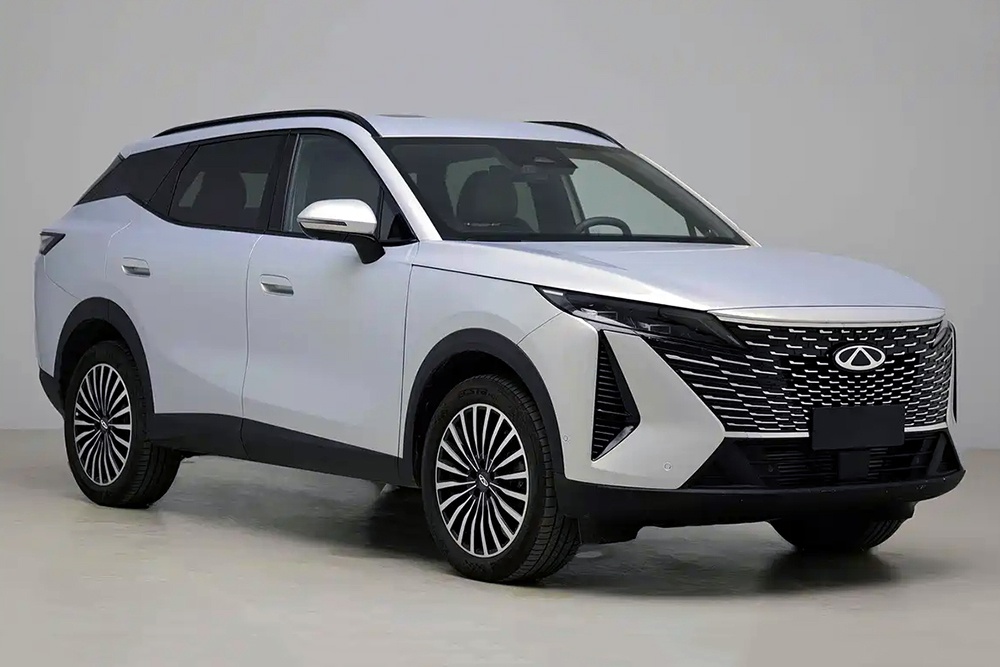 Новый Chery Tiggo 7 Plus радикально сменил внешность: изменения сняли на фото
