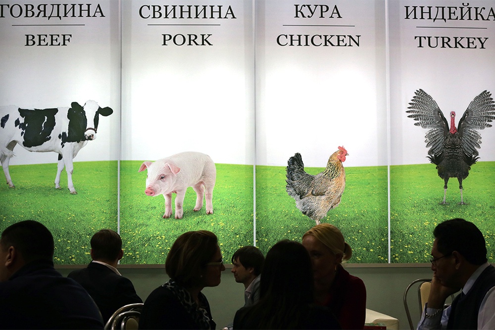 Экспорт говядины и субпродуктов крупного рогатого скота вырос на 12 процентов, мяса птицы - на 30 процентов.