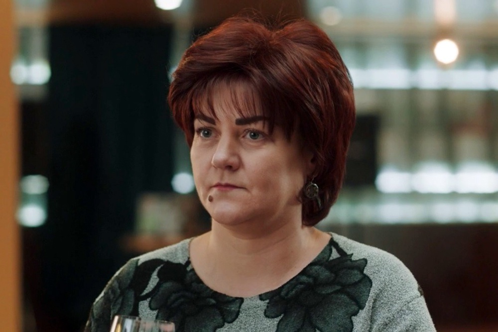 Актриса Анна Уколова развелась с мужем после 24 лет брака.