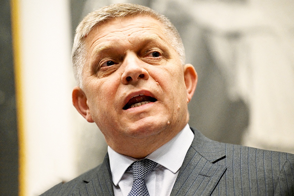 Фицо заявил, что Словакия не будет блокировать 18-й пакет санкций ЕС против РФ