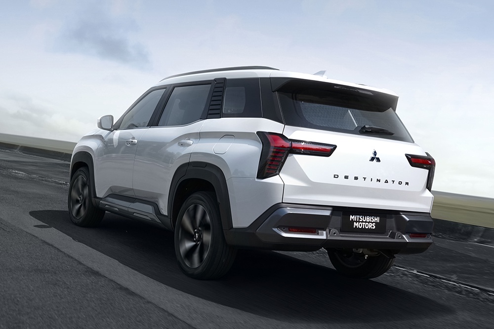Mitsubishi представила новый кроссовер Destinator: авто сняли на фото