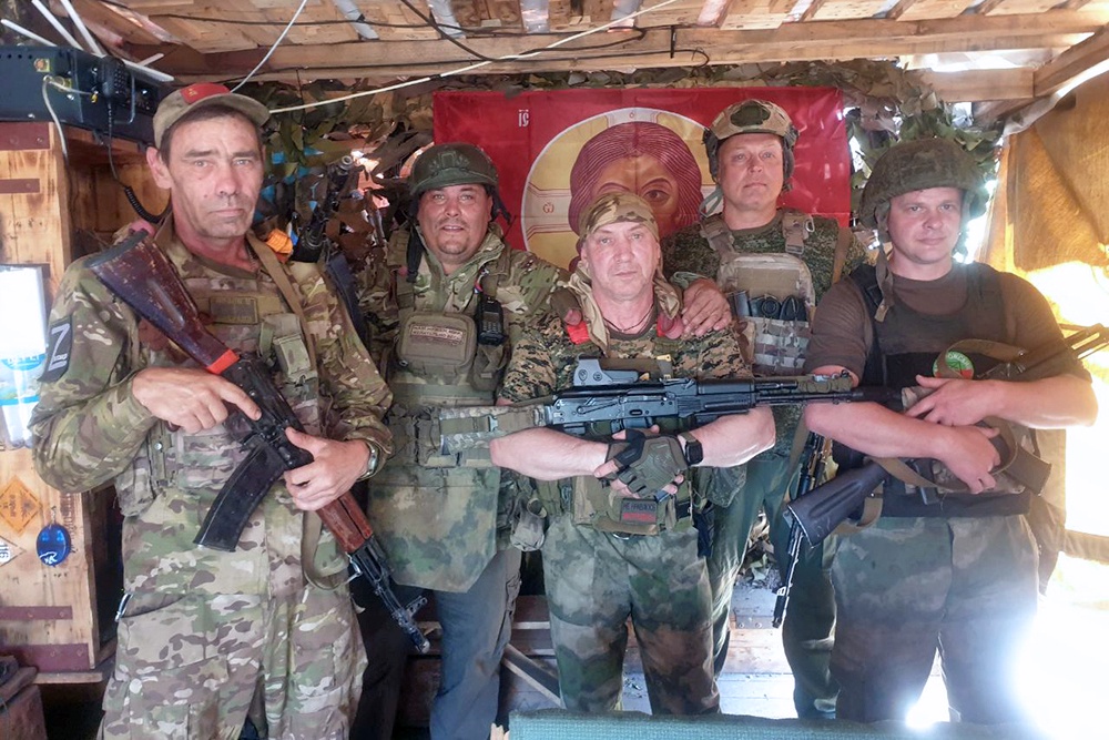 Корреспондент "РГ" пообщался с бойцами отряда БАРС-3 "Родина" на передовой