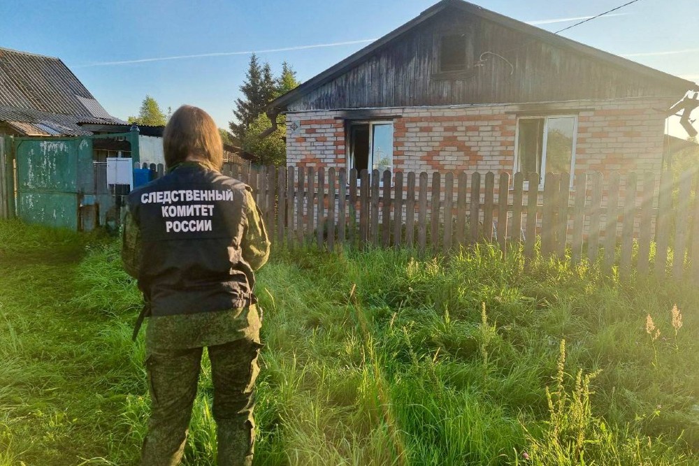 Три человека погибли при пожаре в Новгородской области