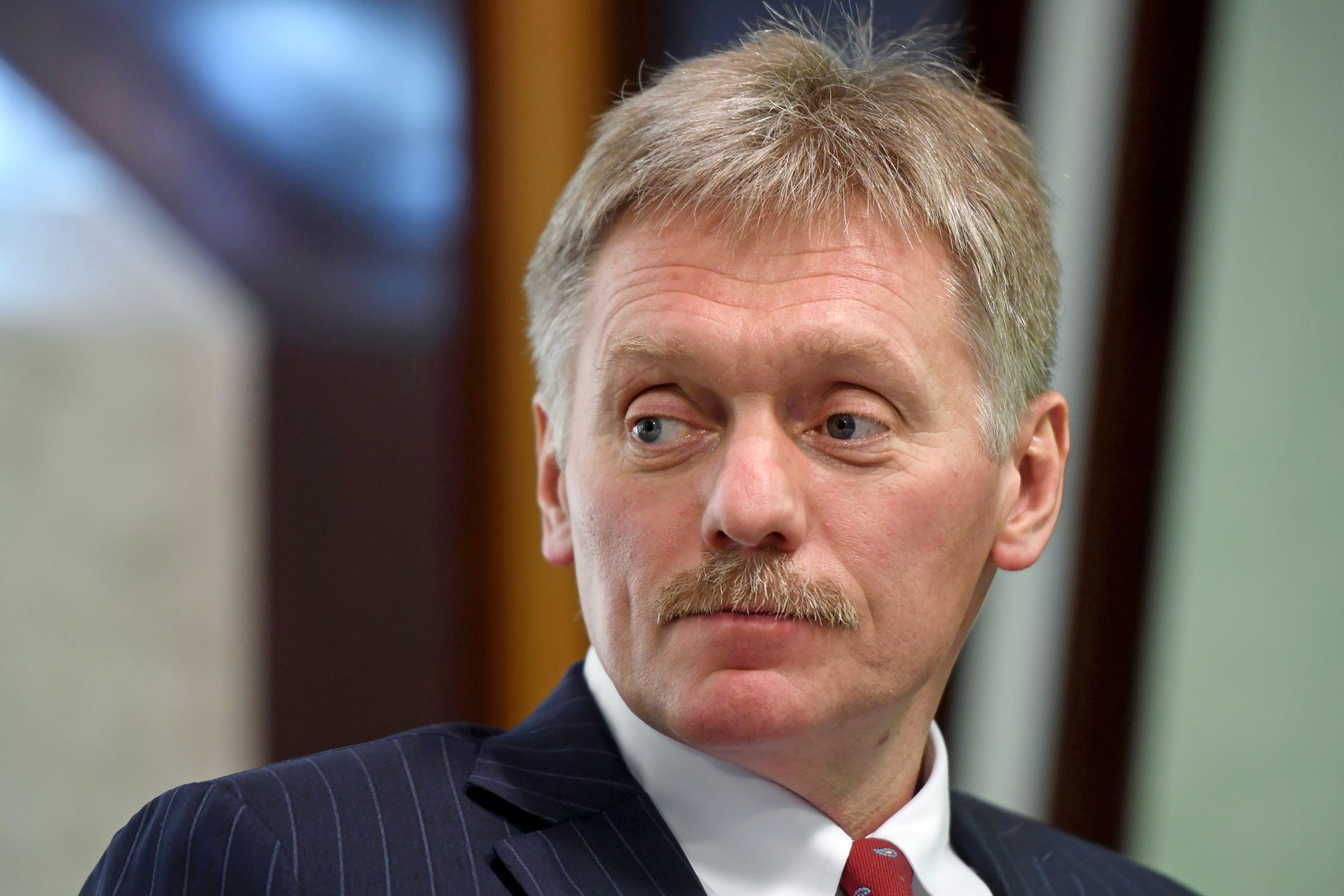 Песков: ЕС проводит концентрированную работу, чтобы представить РФ "исчадием ада"