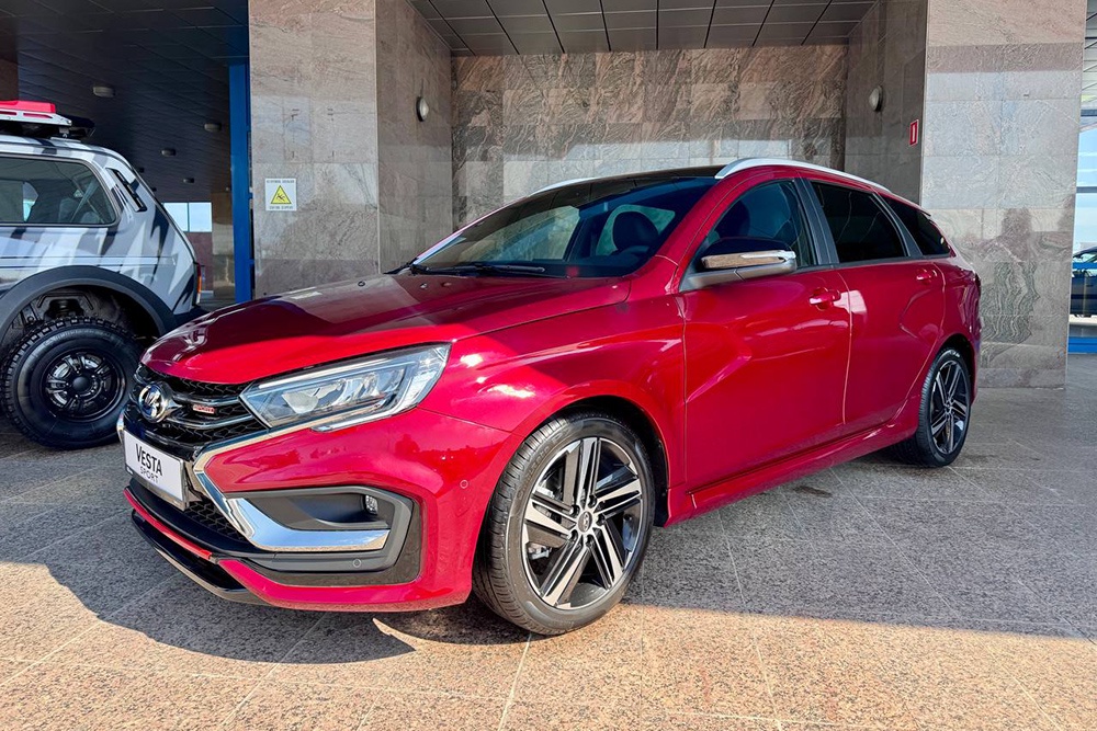 АвтоВАЗ представил универсал Lada Vesta Sport: авто сняли на фото