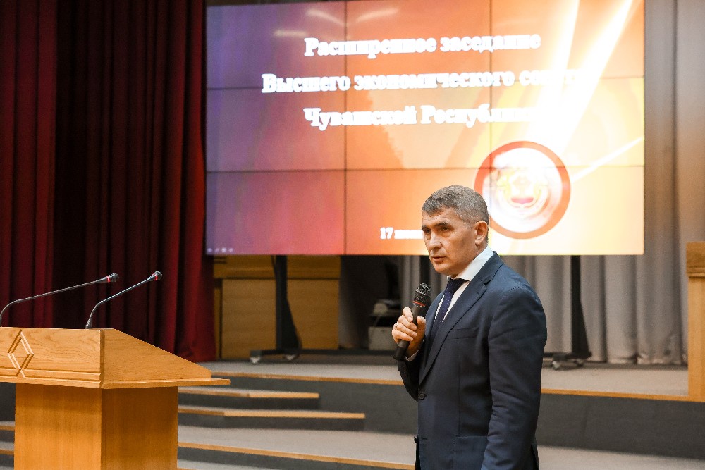 Олег Николаев: Одна из важных целей Стратегии экологической безопасности - обязательная утилизация всех отходов