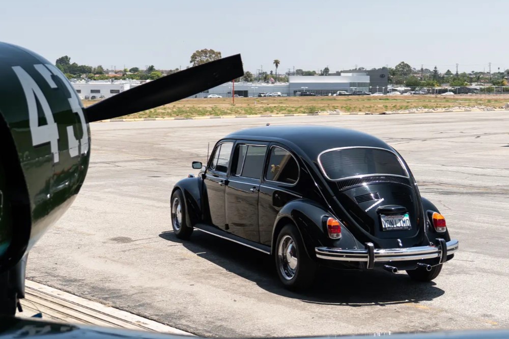 Уникальный в своем роде: лимузин Volkswagen Beetle выставили на аукционные торги