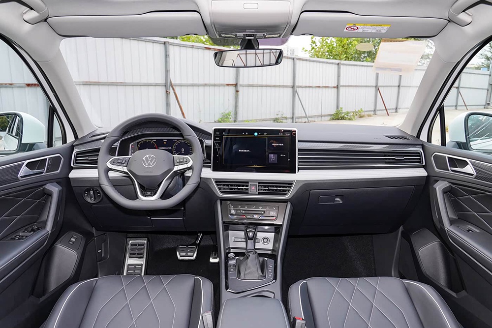 В России возобновили продажи Volkswagen Tiguan Allspace: по цене двух Monjaro