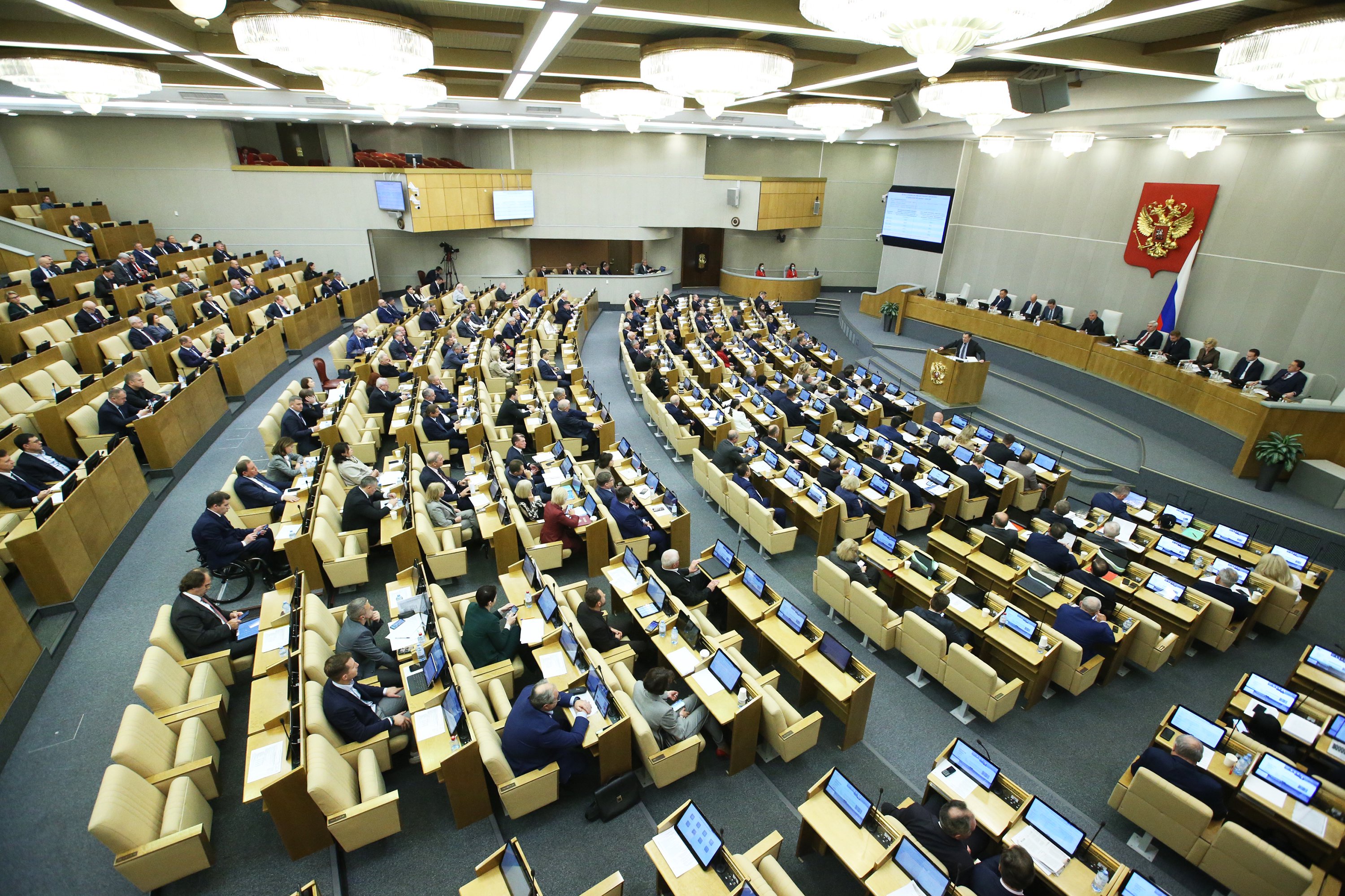 Госдума приняла закон о передаче в МВД сведений о детях мигрантов