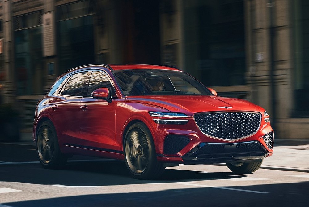 В России начались продажи новых корейских кроссоверов Genesis GV70: очень дорого