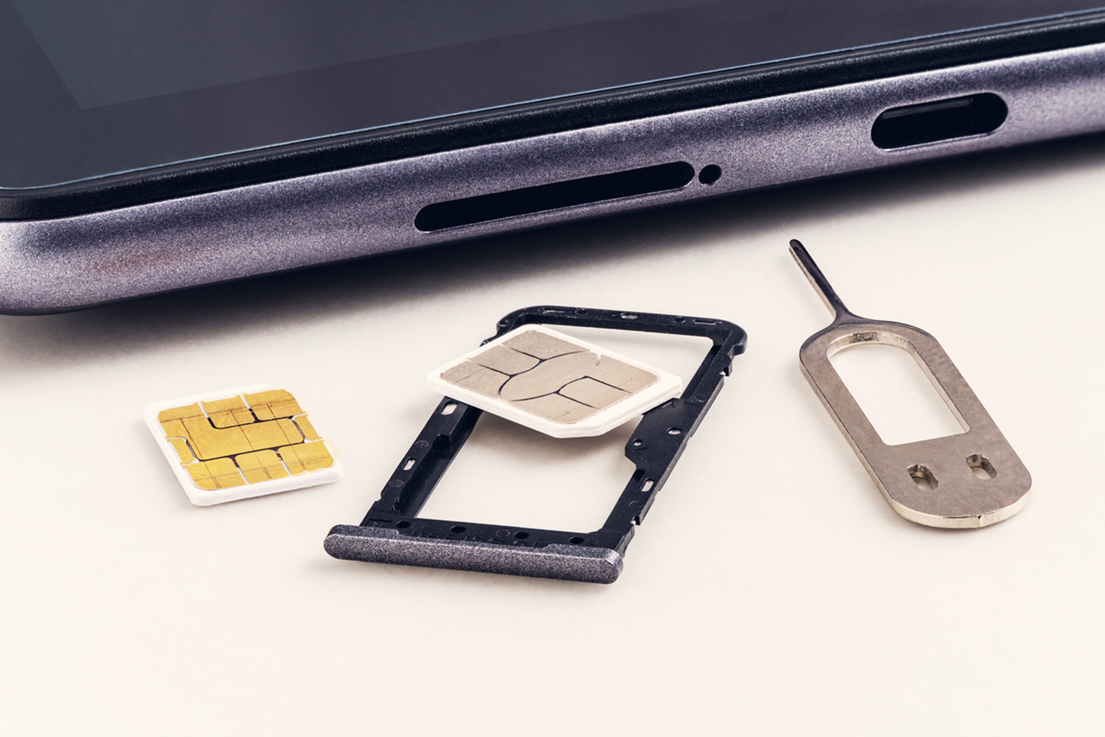 Правительство разрешило передавать SIM-карты экстренным службам и органам власти