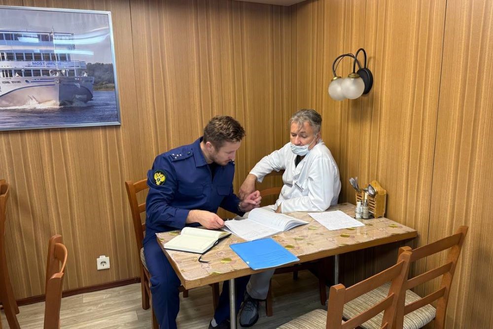 Прокуратура ведёт проверку из-за данных об отравлении на теплоходе «Леонид Красин»