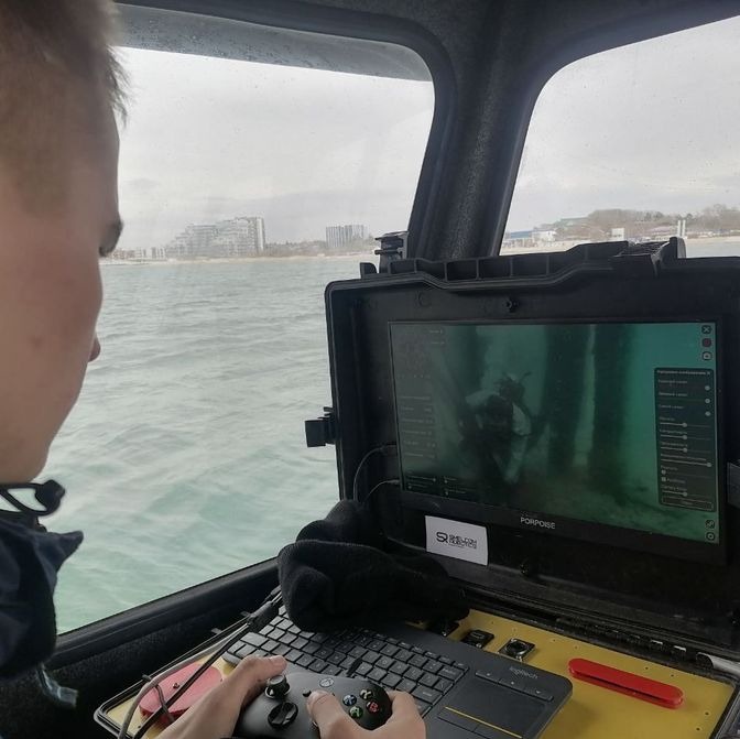 В Астрахани создали оснащенного видеокамерами подводного робота
