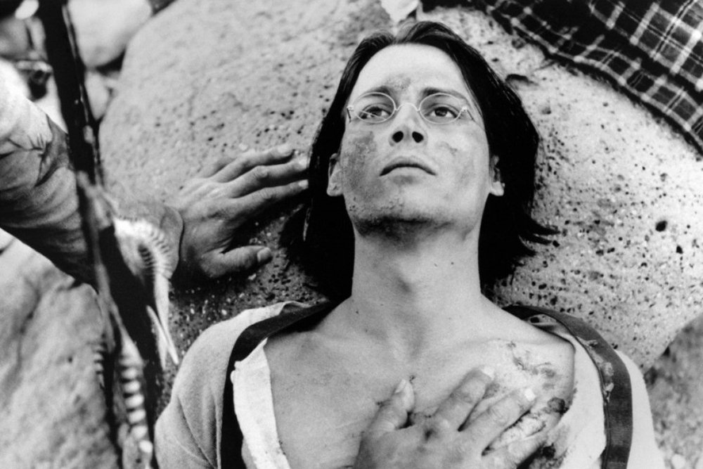 Актер Джонни Депп в фильме "Мертвец".