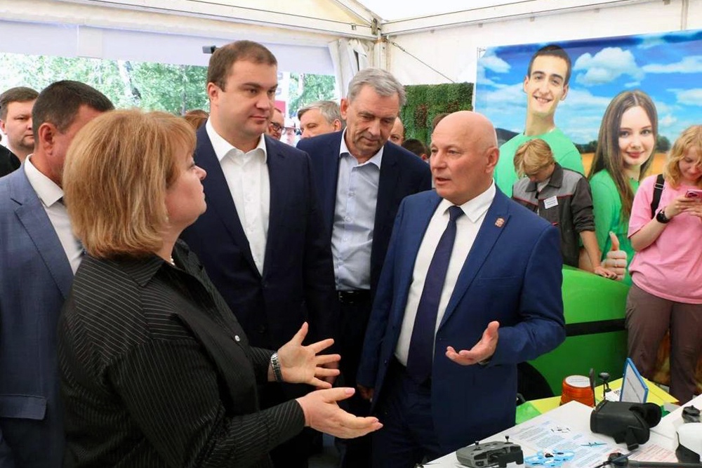 Виталий Хоценко открыл сибирский форум "АгроОмск - 2025"