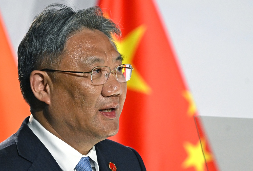 Китай сделал представление еврокомиссару из-за антироссийских санкций