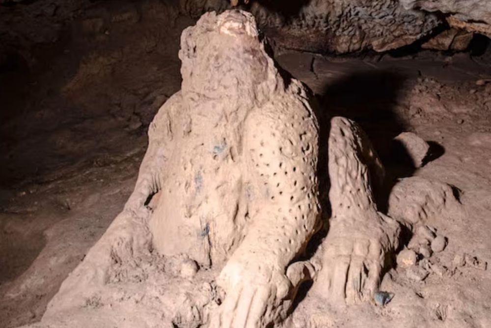 1000-летних терракотовых людей обнаружили в пещере Дьявола
