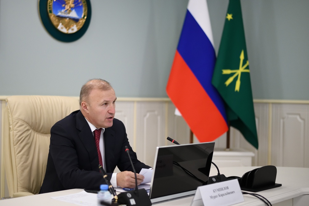 Мурат Кумпилов поздравил бойцов артбригады с присвоением звания "гвардейская"
