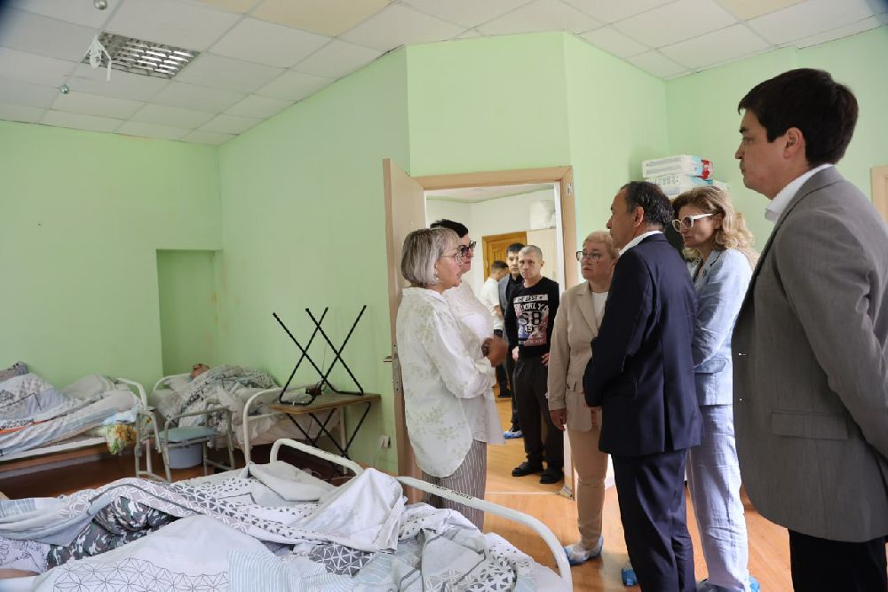 В Уфе депутаты проинспектировали оскандалившийся пансионат для пожилых