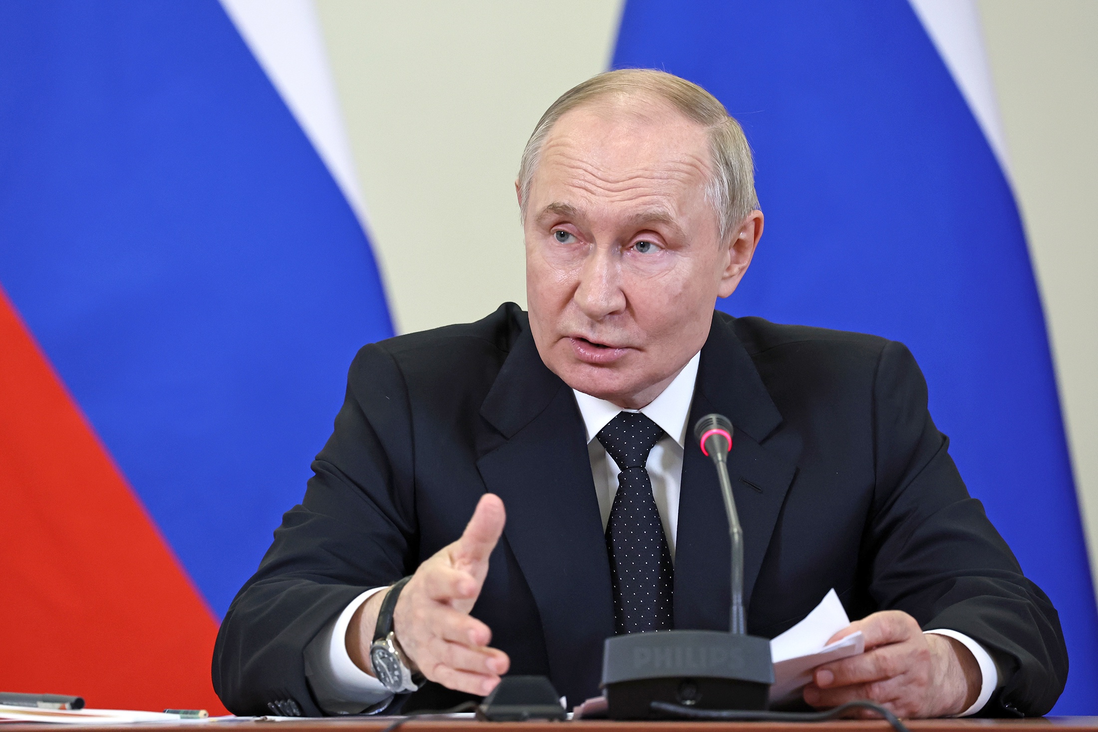 Владимир Путин на совещании по развитию подводных сил ВМФ РФ в преддверии Дня Военно-морского флота.