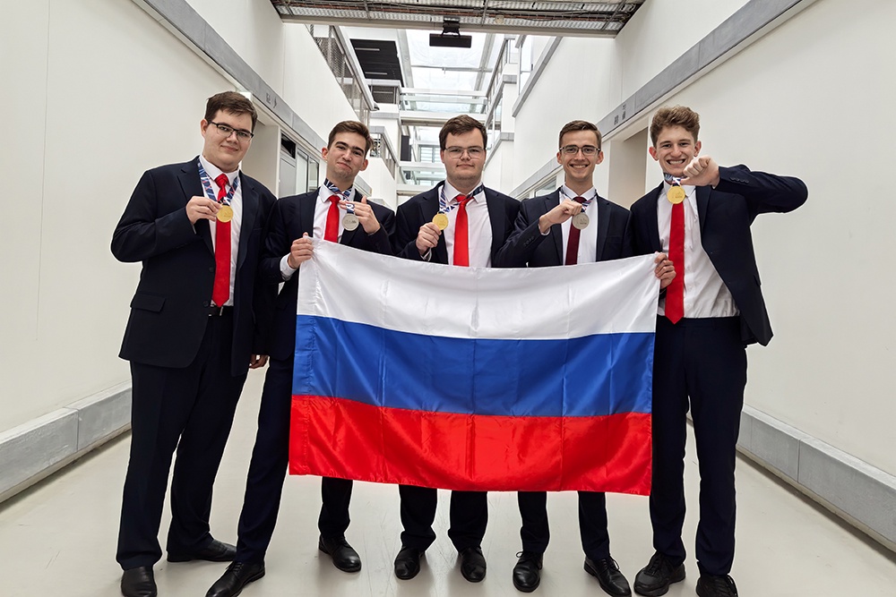 Школьники из РФ рассказали, как победили на Международной олимпиаде по физике