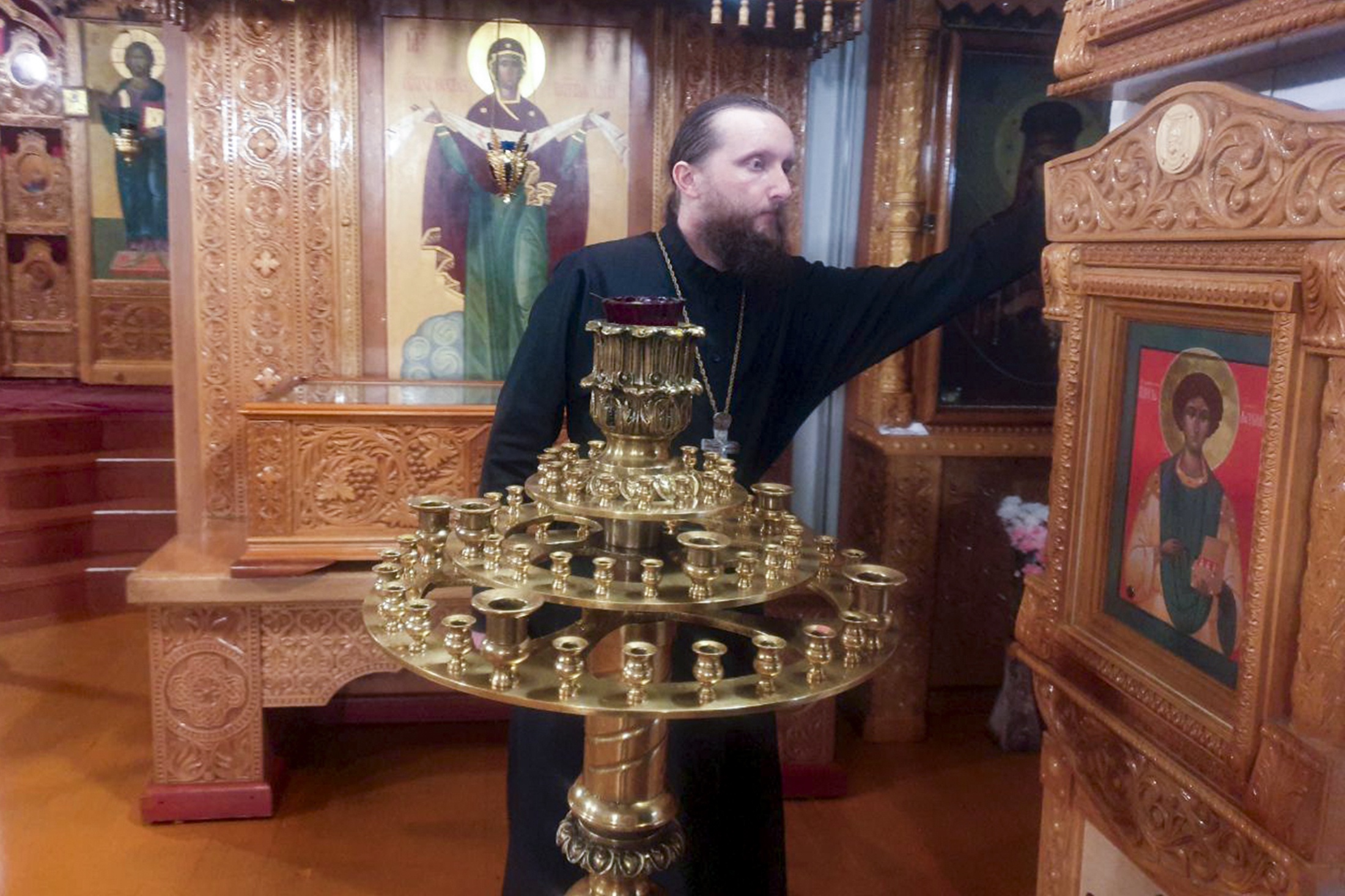 Фронт отца Иоанна: как СБУ и ждуны пытались сломить наместника монастыря
