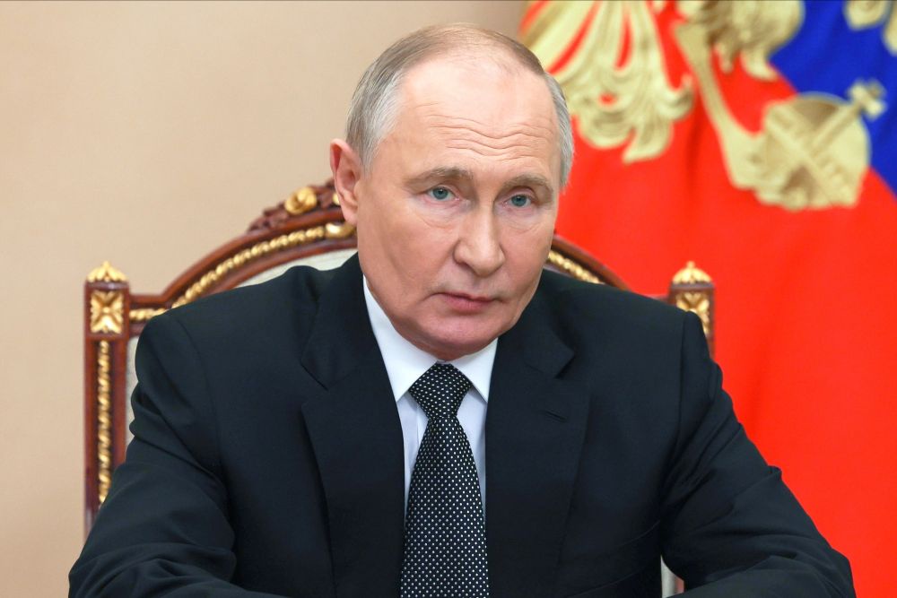 Путин поздравил военных моряков РФ, отметив их дерзкие подвиги в ходе СВО